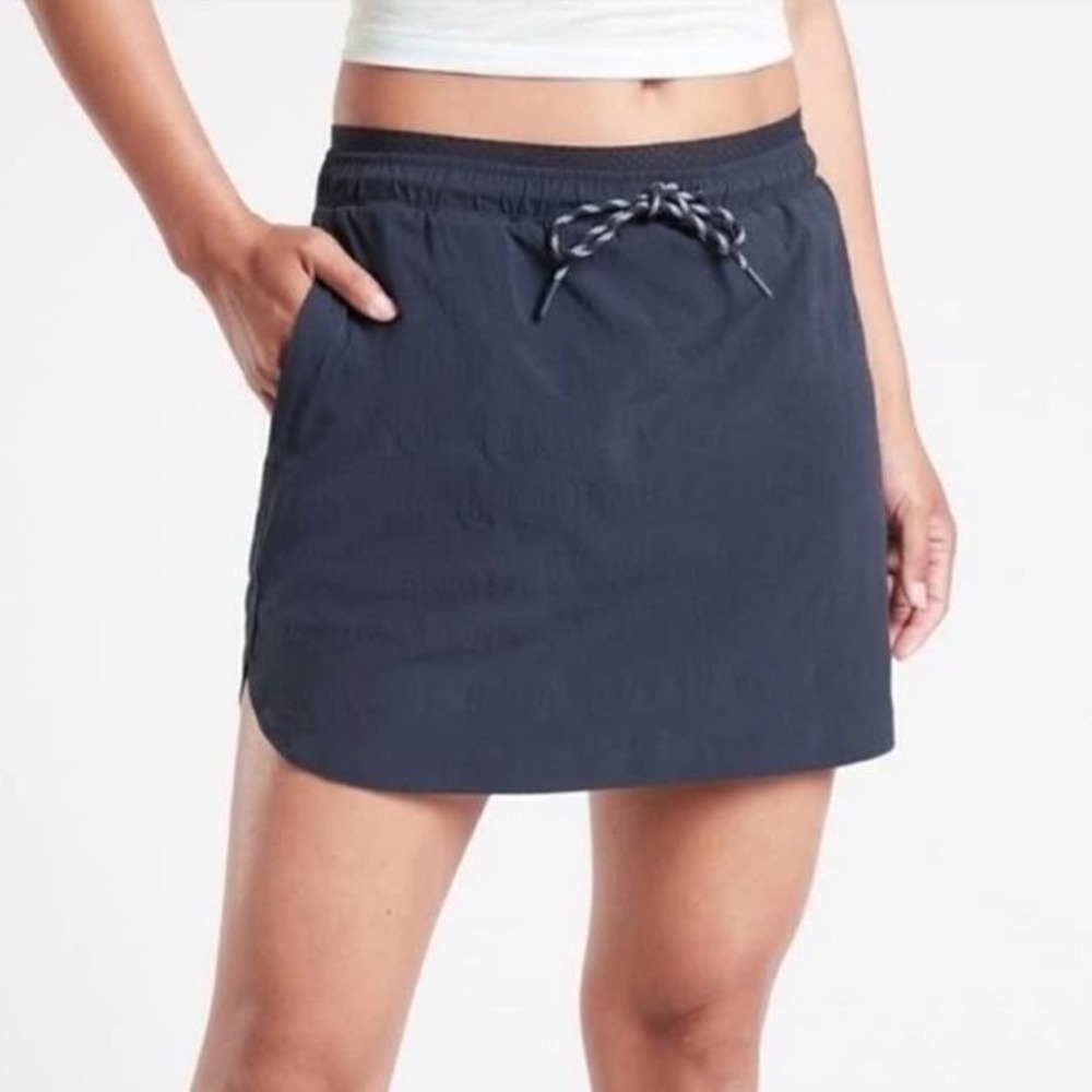 Athleta Crest Skort Navy Blue Athletic Skirt with Built-in‎ Shorts Womens Size 8